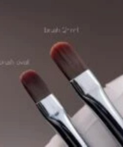 NAILSOFTHEDAY Professional Brush Oval — professional manicure brush with metal cap, for gel application, flat oval 9 mm